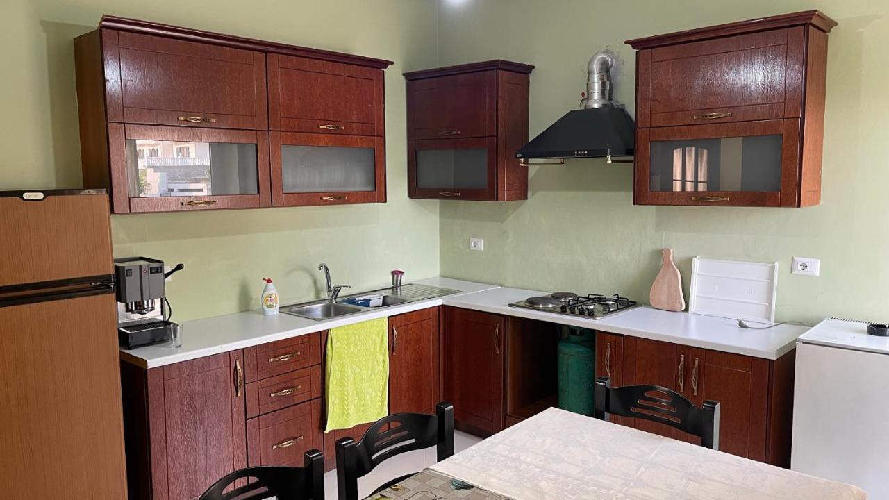 Vlorë Azure Apartments By Kondo Stays מראה חיצוני תמונה