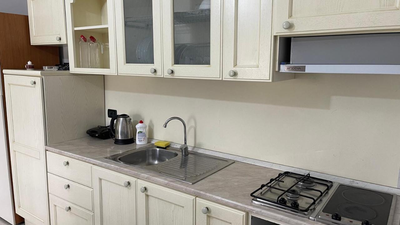Vlorë Azure Apartments By Kondo Stays מראה חיצוני תמונה